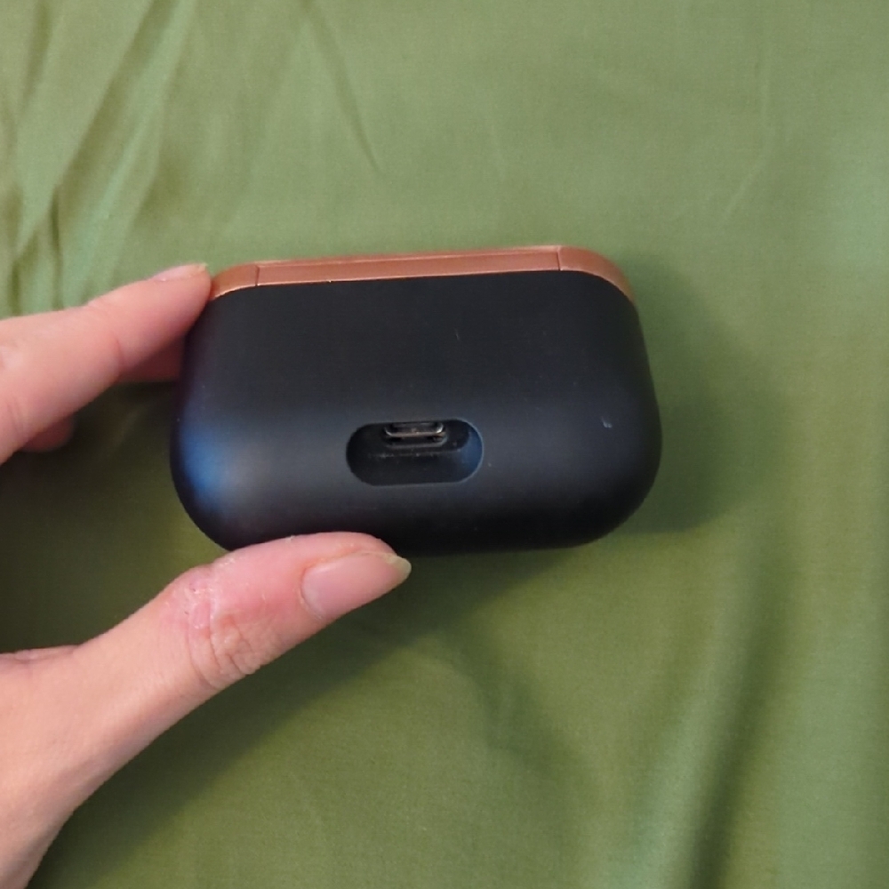 Sony Wireless Earbuds in Black with Rose Gold Case Accent - Picture 3 of 3
